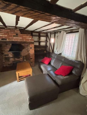 Oak Cottage, 2 bed, Quaint, Wood Beams
